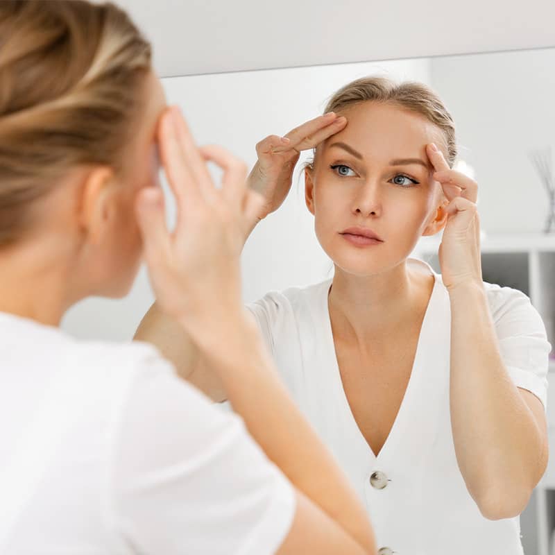A mini facelift offers similar results with quicker recovery time. Also known as the “1-hour facelift”, it’s a convenient procedure to have over the span of a weekend.
