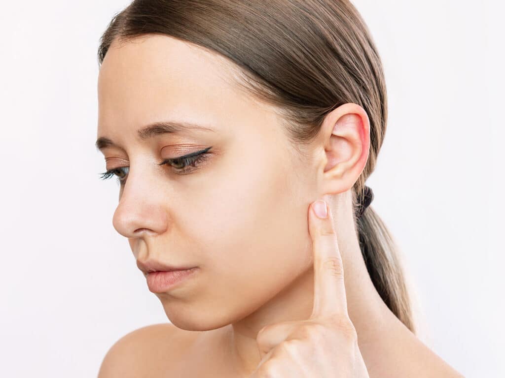 Don't touch your ears or use headphones will avoid discomfort