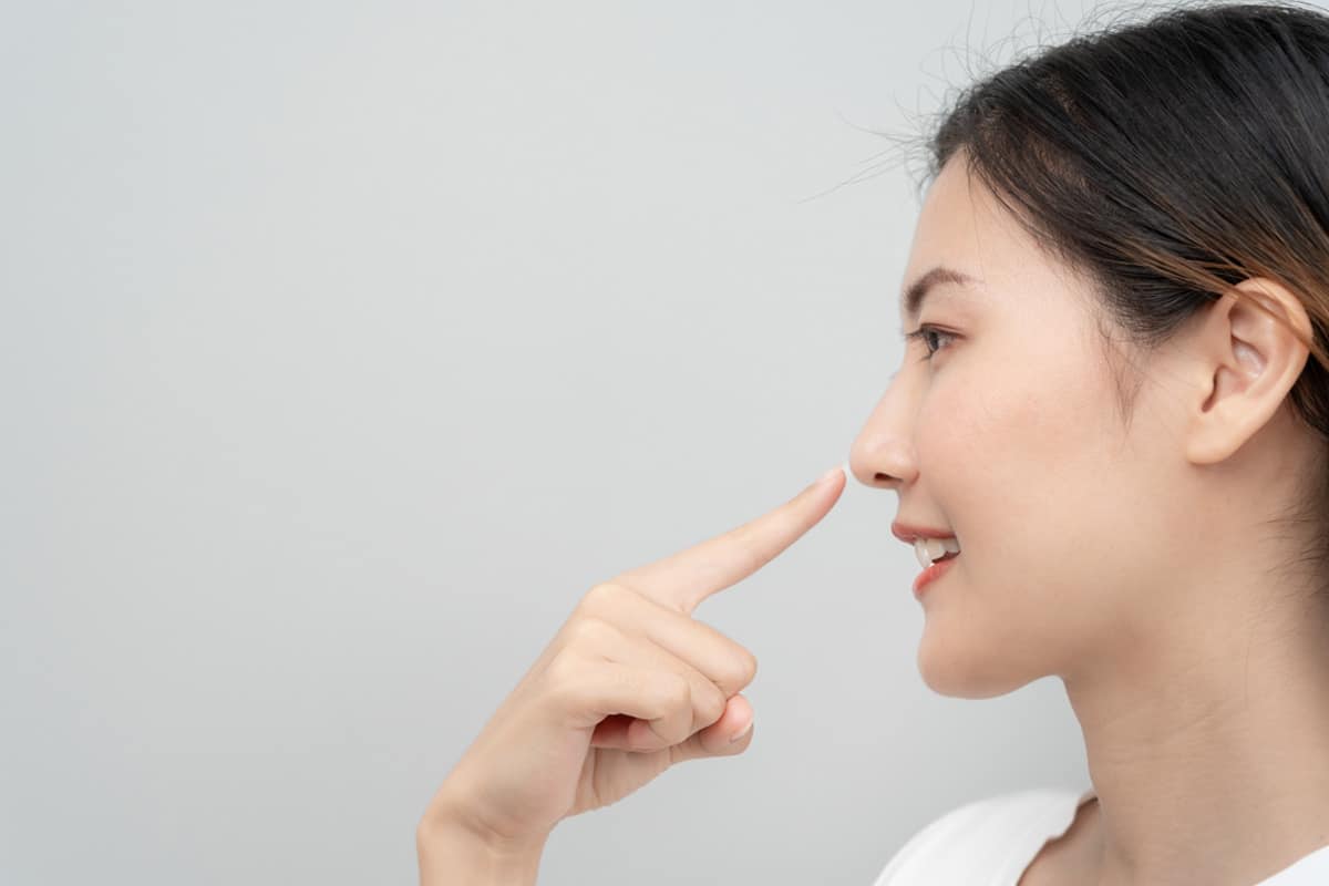 Dr. Swartout guides through rhinoplasty recovery stages, providing expert insights for healing.